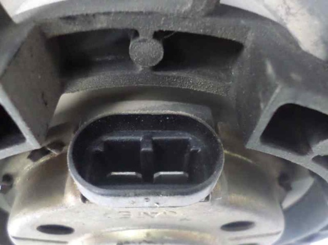 RENAULT 8200065257 Difusor del radiador de refrigeración con motor y hélice  disponible Valladolid
