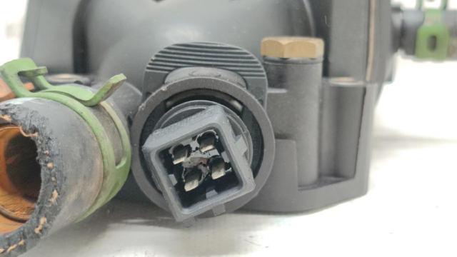 RENAULT 8200065390 Caja de termostato comprar Pamplona