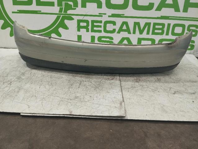 Paragolpes trasero 8200068693 RENAULT
