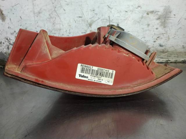 RENAULT 8200071413 Piloto trasero izquierdo  en stock Terrassa