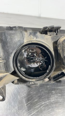 RENAULT 8200073220J Faro izquierdo  disponible Valladolid