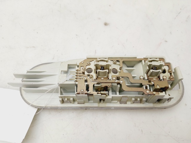 RENAULT 8200073231 Luz de techo interior (cabina)  en stock Terrassa