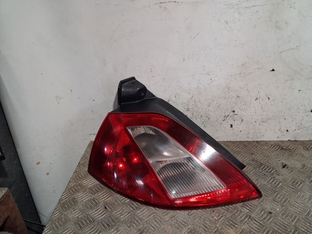 8200073236 RENAULT Piloto trasero izquierdo comprar Madrid