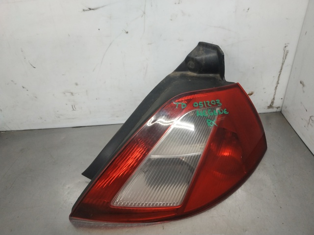 Piloto trasero derecho 8200073237E RENAULT
