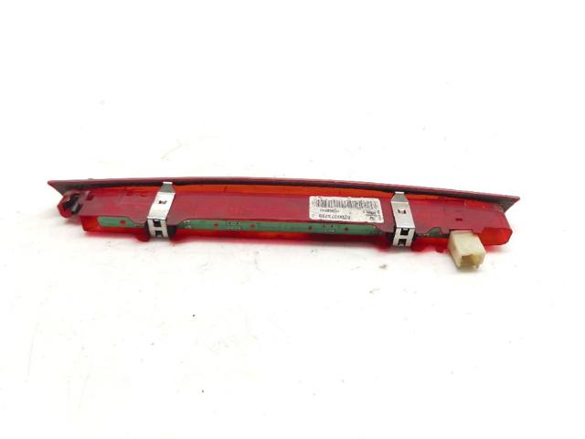 RENAULT 8200073239 Tercera luz de freno  en stock Terrassa