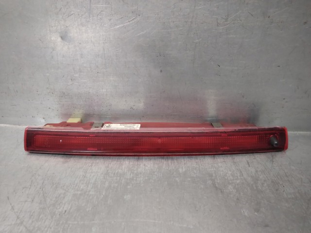 8200073239 Luz de freno trasera adicional  disponible Burgos
