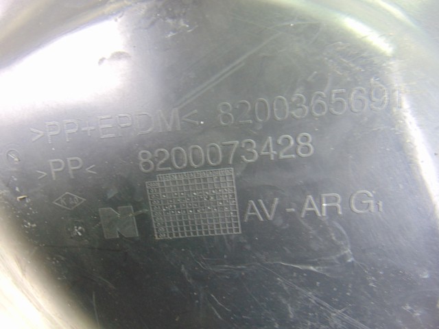 8200073428 RENAULT Paso de rueda delantero izquierdo trasero  comprar en Jaén
