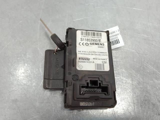 8200074331A RENAULT Cerradura de encendido  comprar en Oviedo