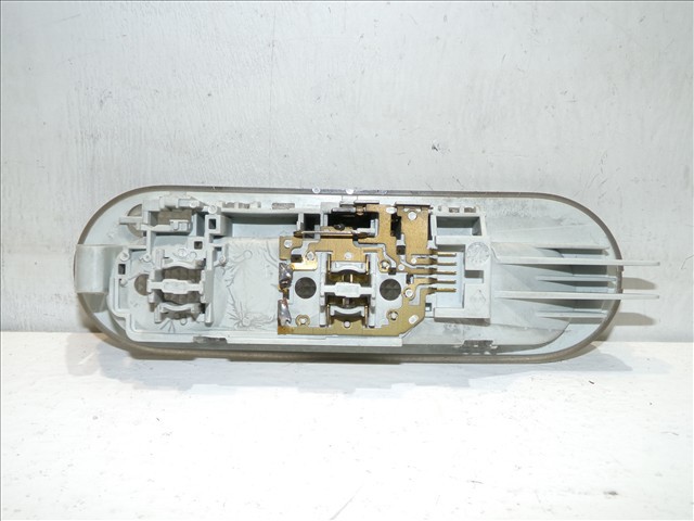 8200074362 Luz interior trasera  en stock Granada