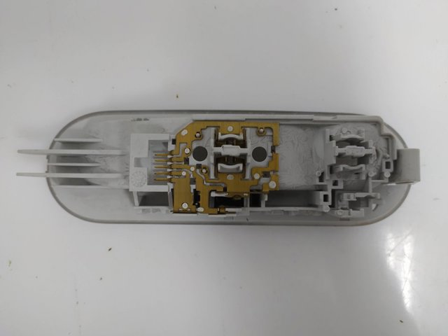 8200074362 RENAULT Luz interior trasera  en stock Gandía