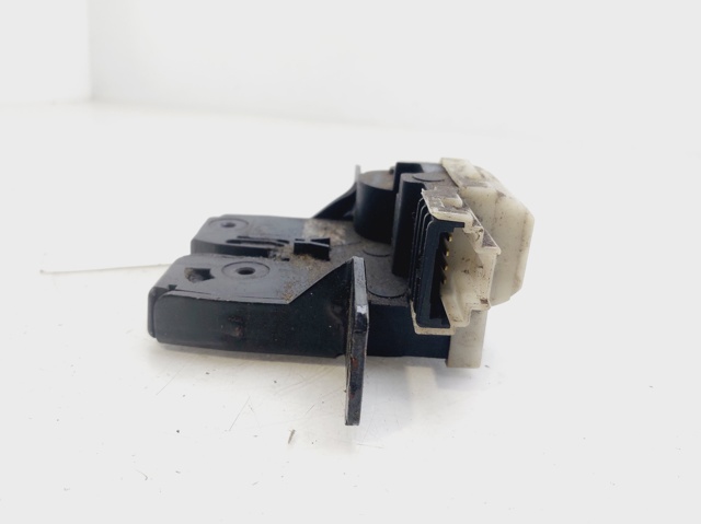 8200076240 RENAULT Cerradura de tapa de maletero  comprar en Oviedo