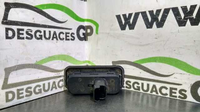 RENAULT 8200076256 Botón de accionamiento del cierre de la tapa del maletero (puerta trasera 3/5)  disponible España