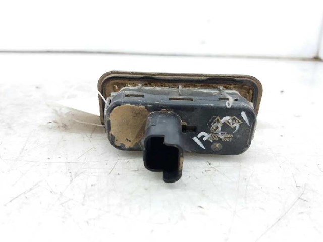 RENAULT 8200076256 Botón de accionamiento del cierre de la tapa del maletero (puerta trasera 3/5)  disponible España