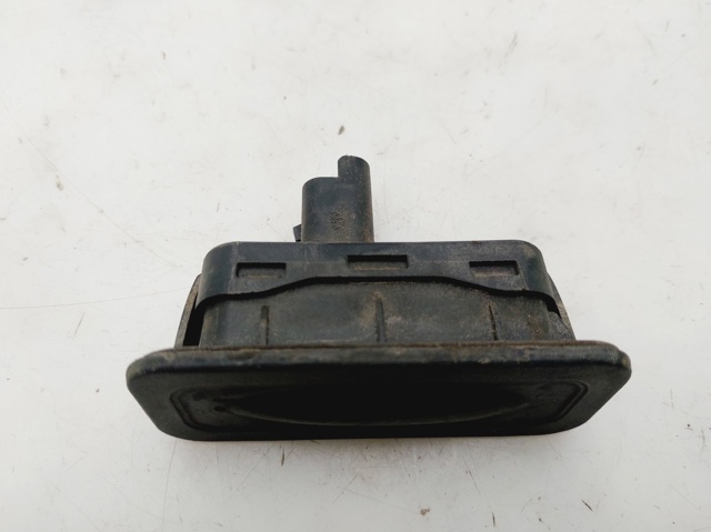 RENAULT 8200076258 Botón de accionamiento del cierre de la tapa del maletero (puerta trasera 3/5)  disponible España