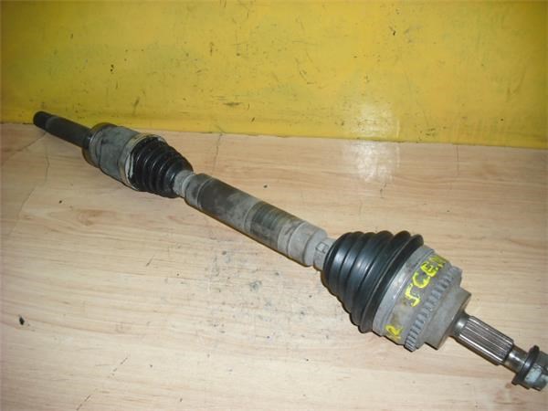 Árbol de transmisión delantero derecho 8200087860 Renault (RVI)