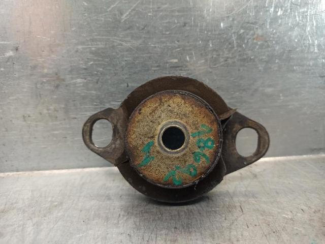 RENAULT 8200089697 Soporte izquierdo del motor  en stock Salamanca
