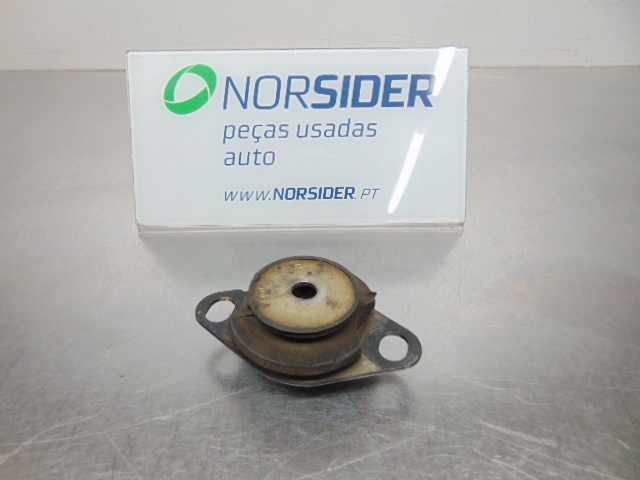 RENAULT 8200089697 Soporte izquierdo del motor  en stock Valencia