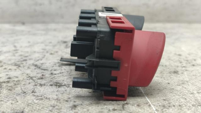 8200095493 RENAULT Boton de luz de emergencía  en stock Córdoba