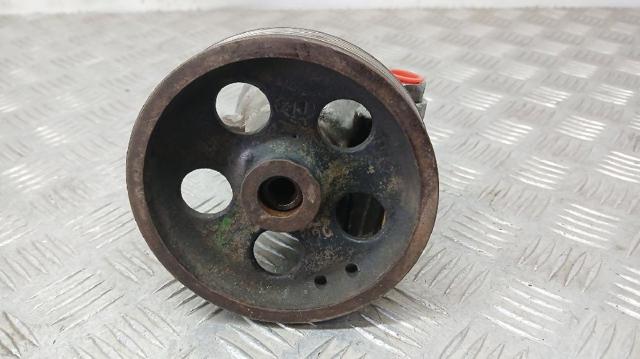 RENAULT 8200096704 Bomba de dirección  en stock Terrassa