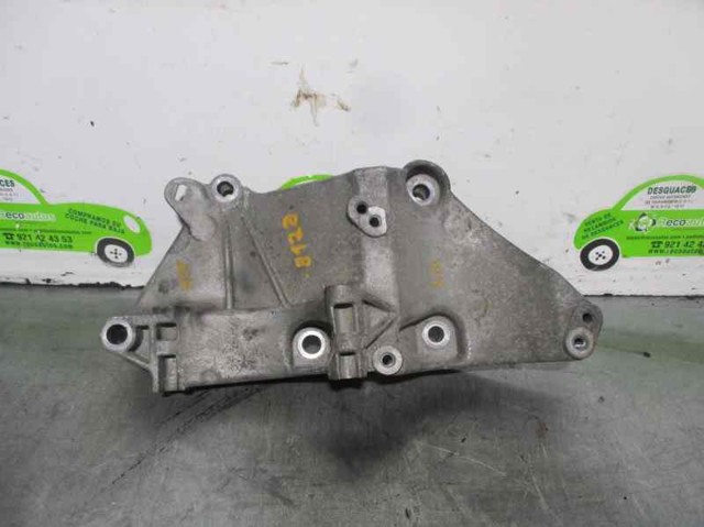 Soporte alternador 8200100148 Renault (RVI)