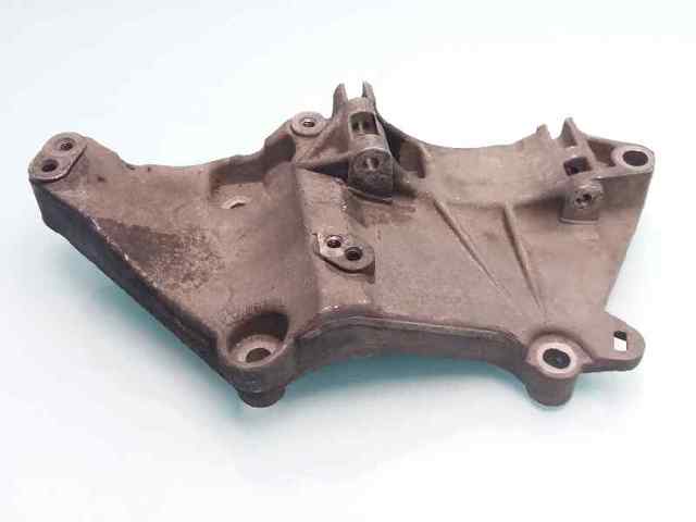 Soporte alternador 8200100148 Renault (RVI)