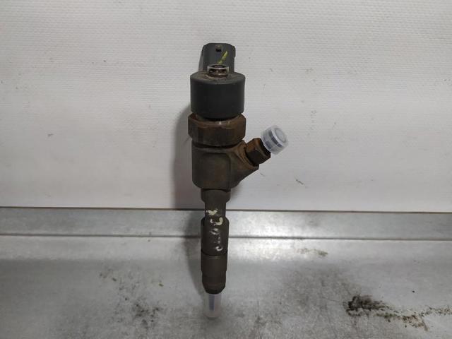 8200100272 Inyector de combustible  disponible Utrera