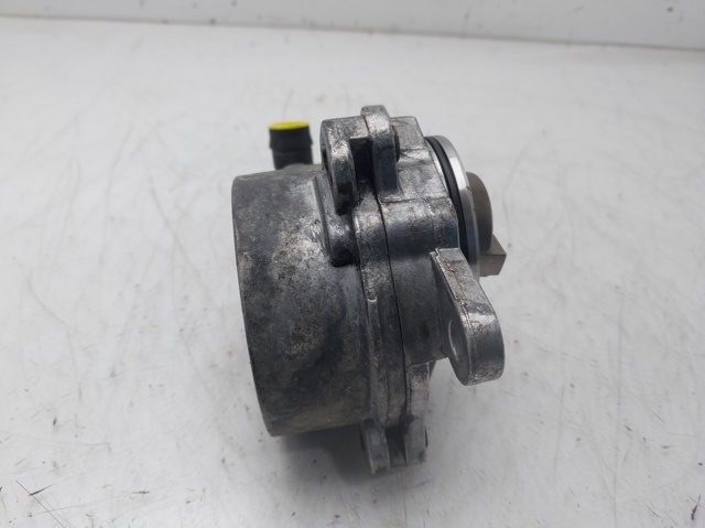 8200102535 RENAULT Bomba de vacío  en stock Huelva