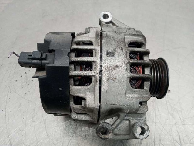 8200103744 RENAULT Alternador  disponible Ourense
