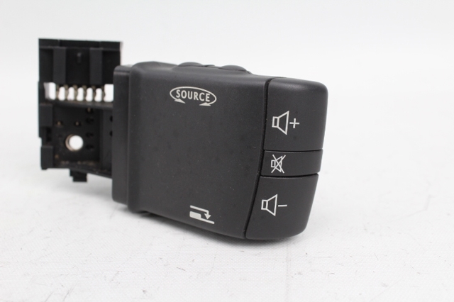 RENAULT 8200103769 Interruptor de la columna de dirección para control de audio  en stock Valencia