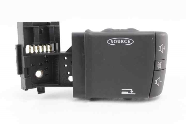 RENAULT 8200103769 Interruptor de la columna de dirección para control de audio  en stock Salamanca