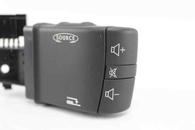 8200103769 Interruptor de la columna de dirección para control de audio  en stock Sabadell