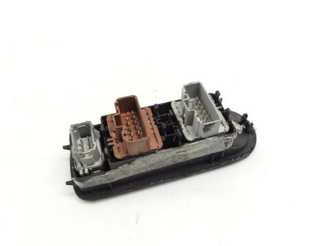 8200107772 Interruptor de elevalunas delantera izquierda  en stock Granada