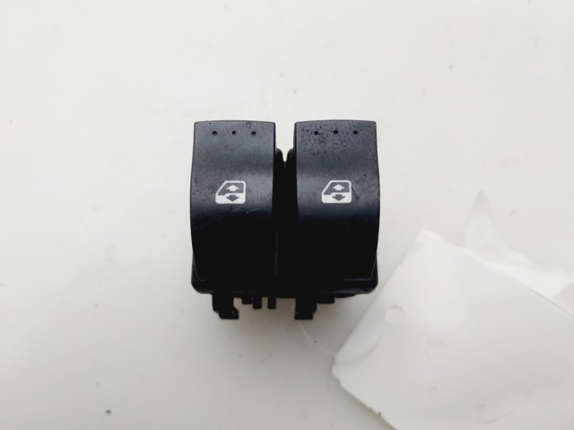 RENAULT 8200107772 Unidad de control de elevalunas delantera izquierda  comprar en Albacete