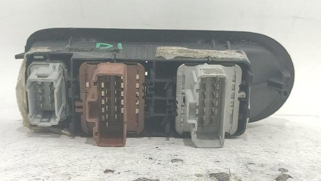 RENAULT 8200107772 Unidad de control de elevalunas delantera izquierda  comprar en Murcia