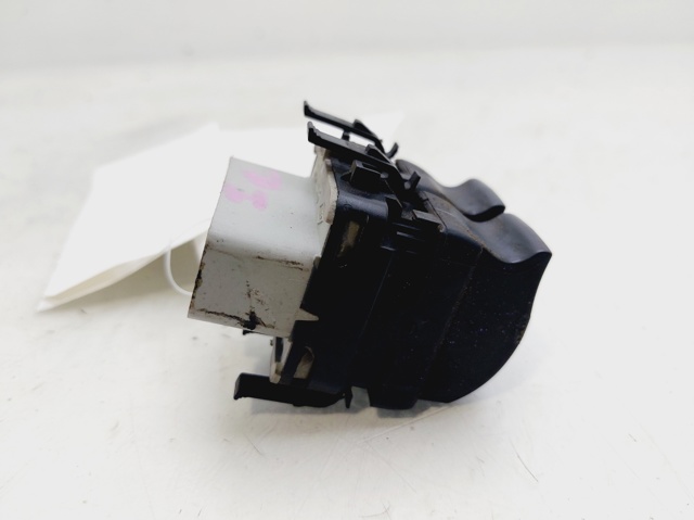 8200107772 Interruptor de elevalunas delantera izquierda  en stock Sabadell