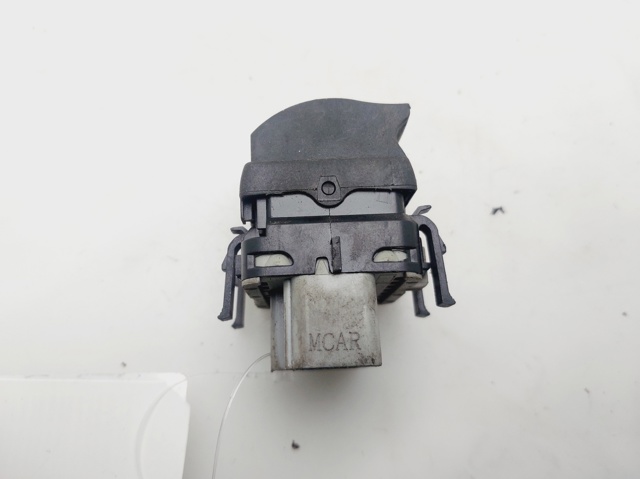 RENAULT 8200107772 Interruptor de elevalunas delantera izquierda  en stock Valencia