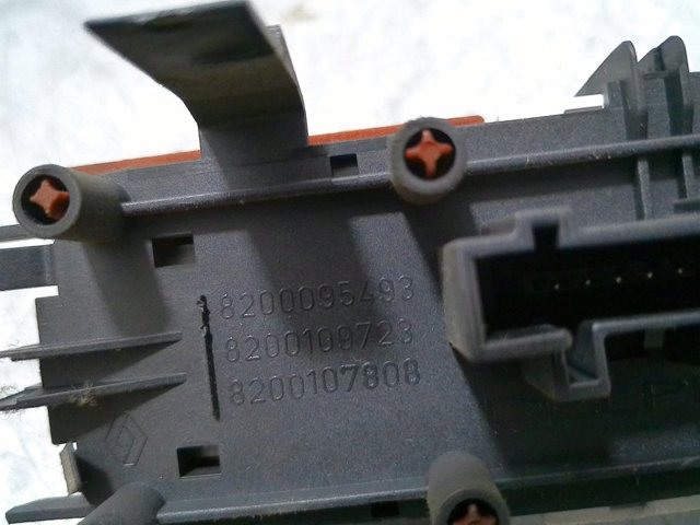 8200107808 Boton de luz de emergencía  en stock Castellón