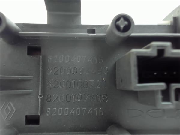 8200107808 RENAULT Boton de luz de emergencía comprar Bilbao