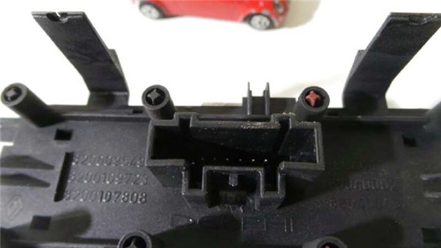 8200107808 Boton warning comprar Girona