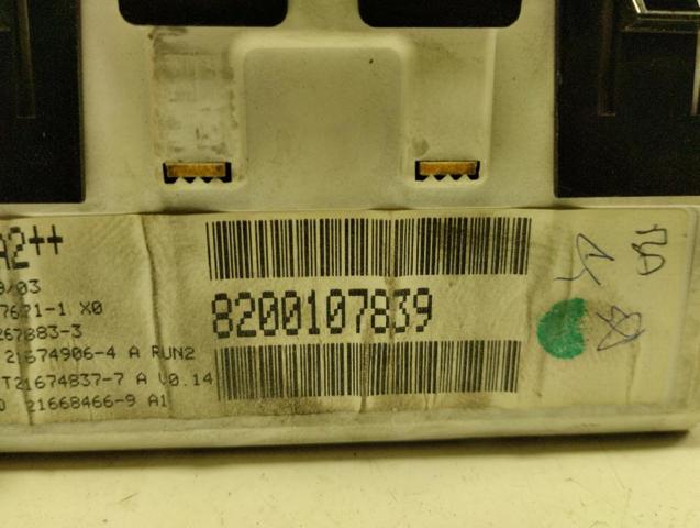8200107839 RENAULT Pantalla  en stock Gandía