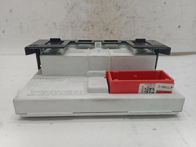 RENAULT 8200107839 Pantalla comprar Barcelona