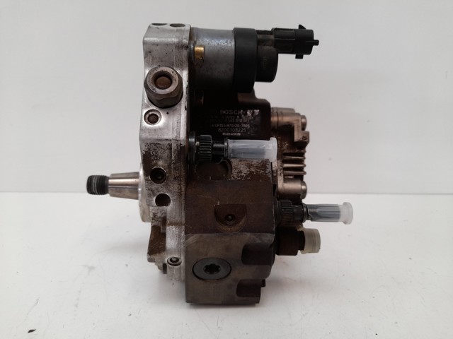 8200108225 NISSAN Bomba de alta presión de combustible  disponible Vigo