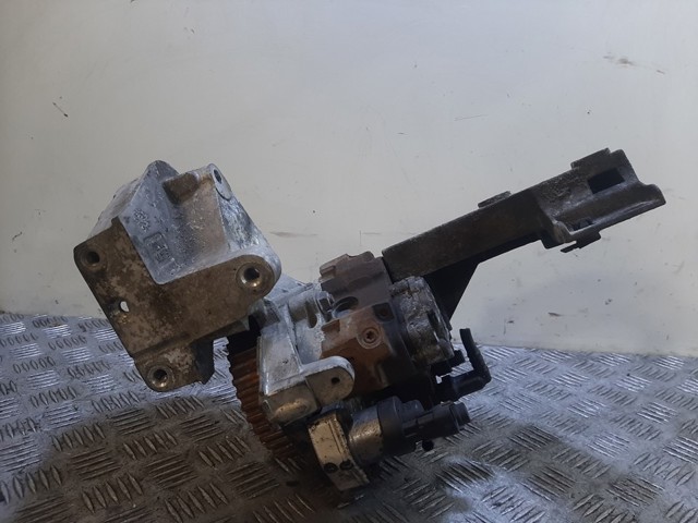 8200108225 OPEL Bomba de alta presión de combustible  comprar en Jaén