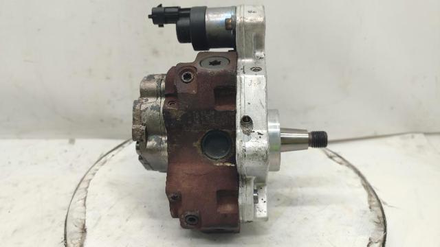8200108225 RENAULT Bomba de alta presión de combustible  comprar en Jaén