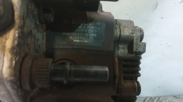 8200108225 RENAULT Bomba de alta presión de combustible  comprar en Oviedo
