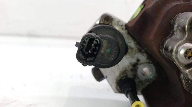 8200108225 RENAULT Bomba de alta presión de combustible  comprar en Oviedo