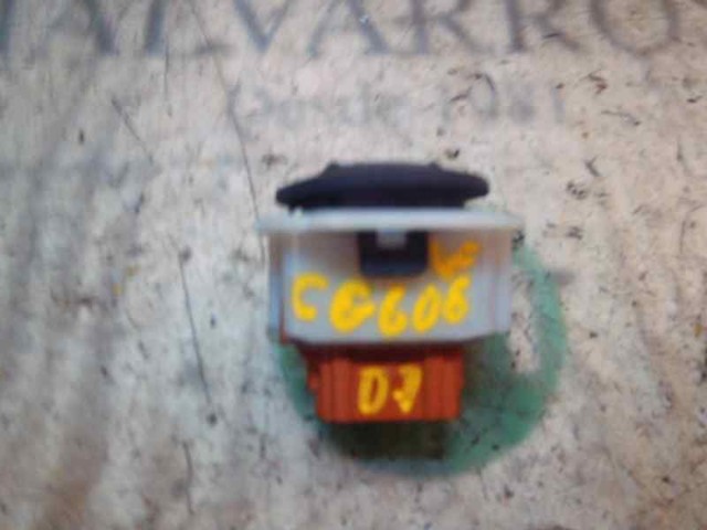 8200108266 RENAULT Botón de encendido del motor del elevalunas trasero comprar Madrid