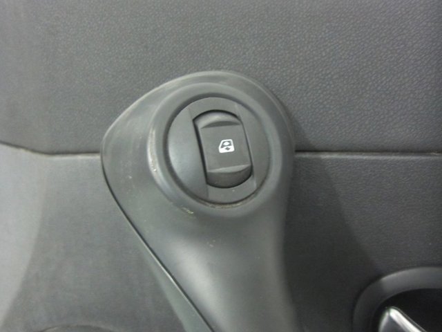 8200108266 RENAULT Botón de encendido del motor del elevalunas trasero  en stock Huelva