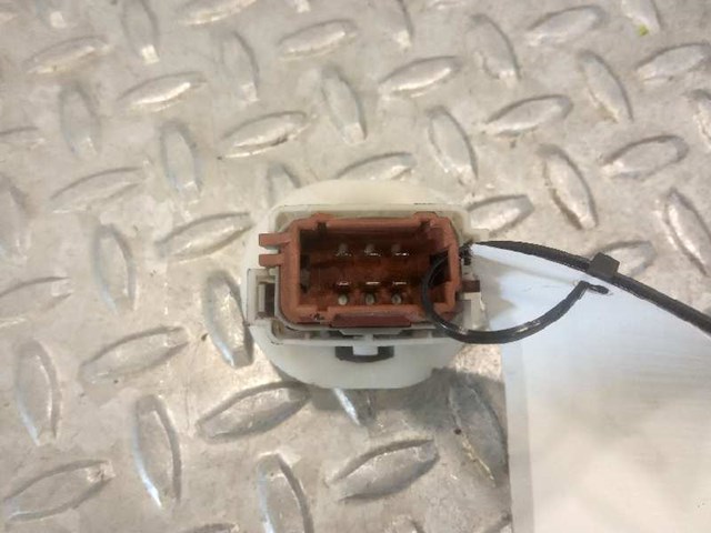 8200108266 Botón de encendido del motor del elevalunas trasero comprar Almería
