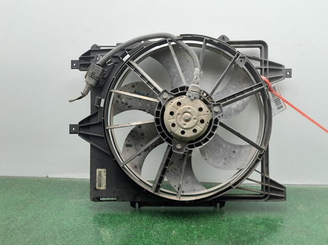 RENAULT 8200114039 Difusor del radiador del aire acondicionado con ventilador y motor  disponible Valladolid